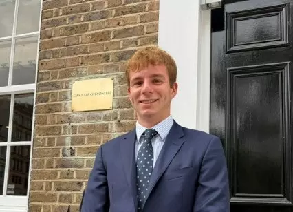 Daniel Bogomolnyi-Moulin joins Sinclair Gibson’s private client team on qualification